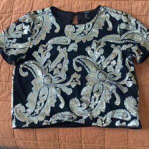 Forever 21 womens top size small black with gold and silver silver sequin